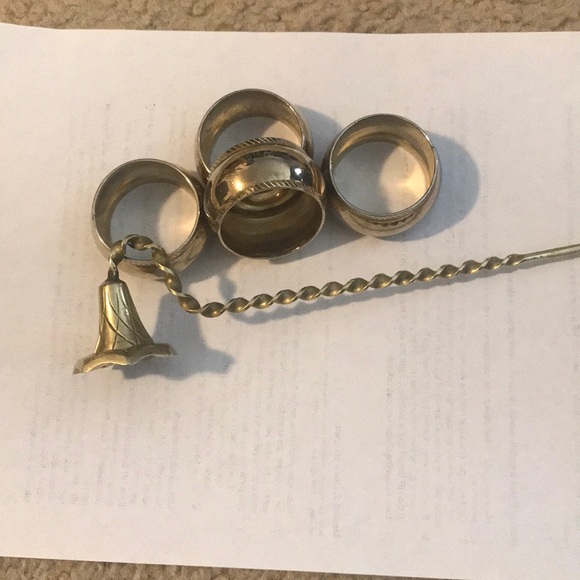 Vintage brass candle snuffer and  napkin rings - Picture 2 of 6